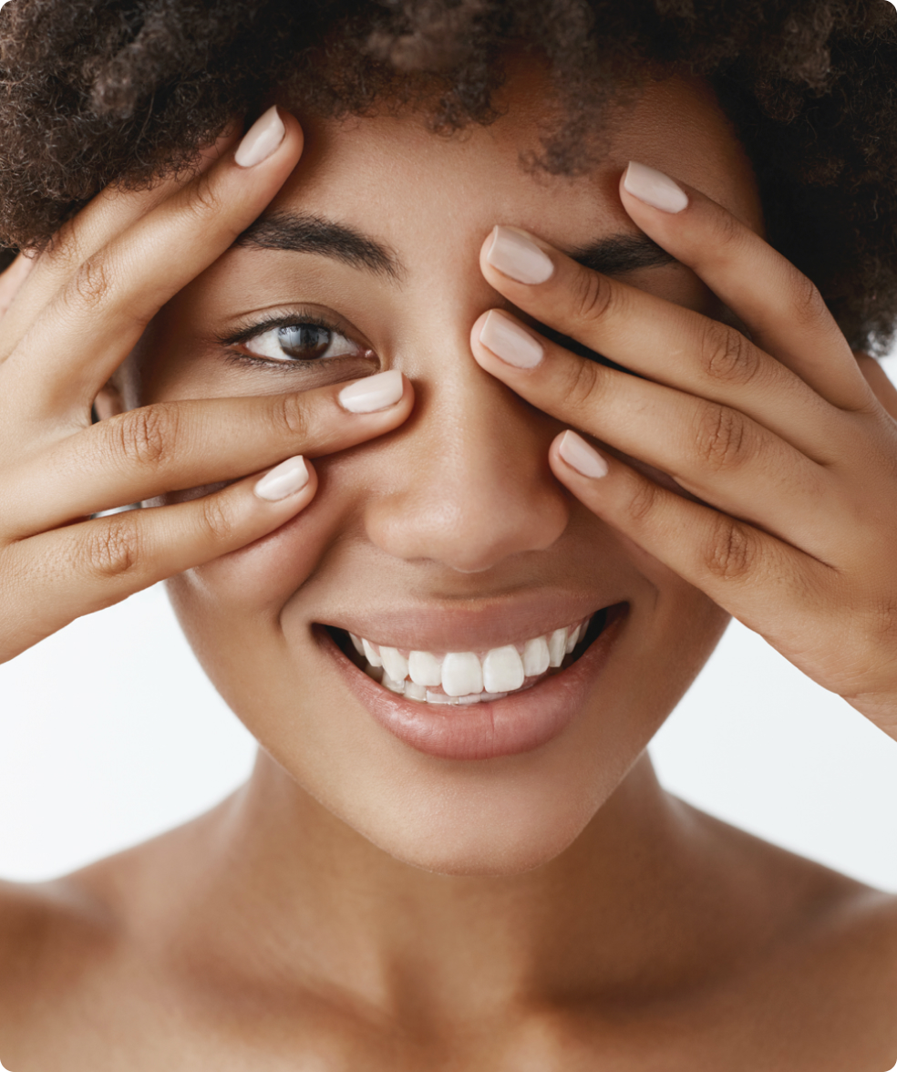 Femme qui se cache les yeux